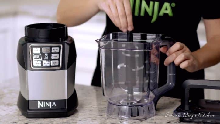 Removing Ninja Blender Blades