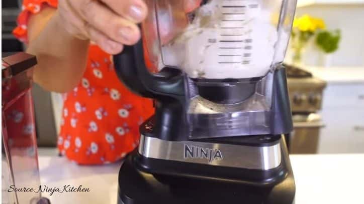 Removing Ninja Blender Pitcher