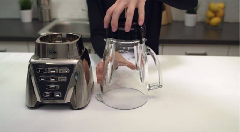 Placing The Oster Blender Blade