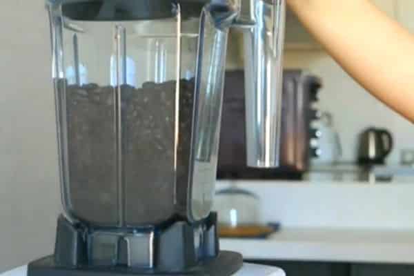 coffee grinding by blender