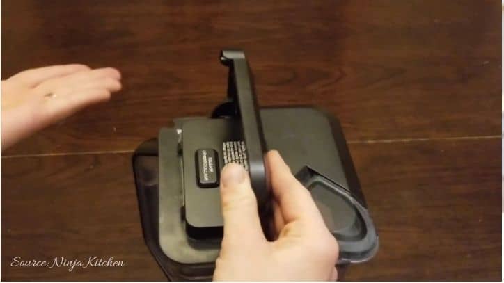 Opening Ninja Lid